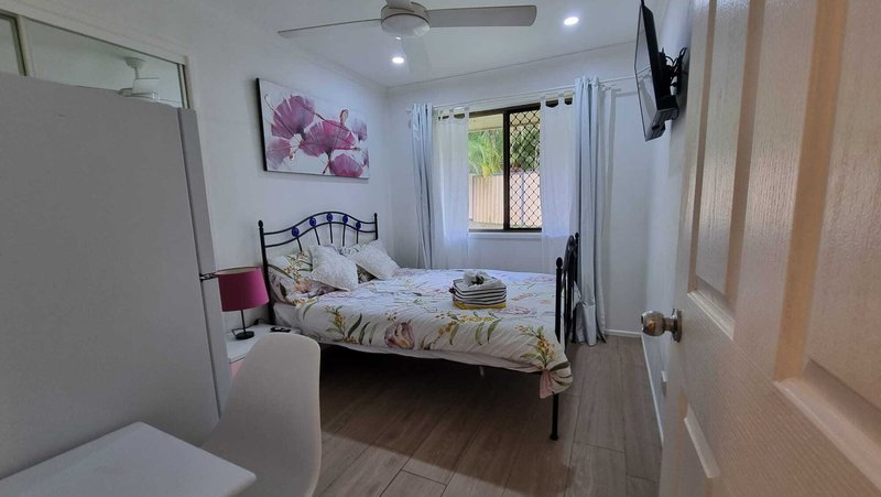 Photo - 2/2 Letitia Street, Regents Park QLD 4118 - Image 8