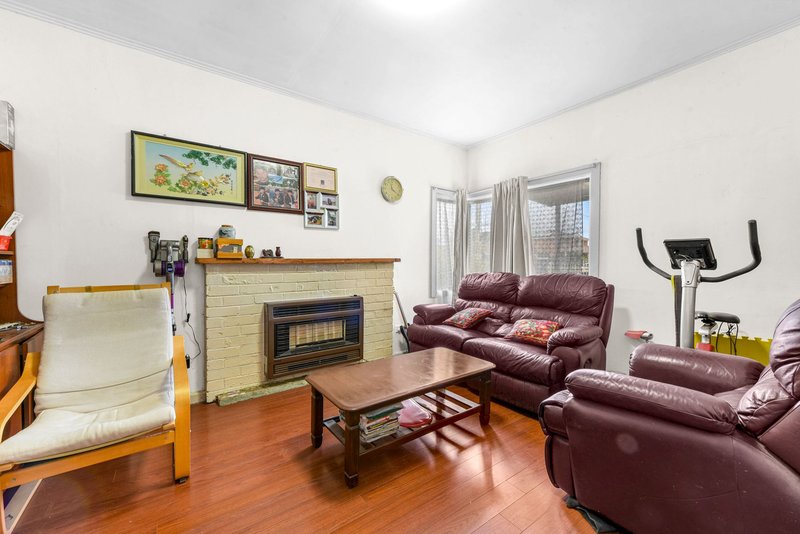 Photo - 22 Lewis Street, Springvale VIC 3171 - Image 4
