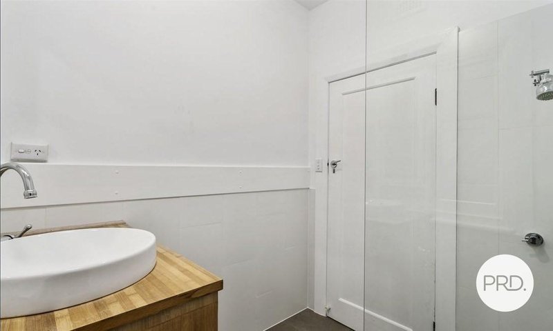 Photo - 2/2 Liverpool Crescent, West Hobart TAS 7000 - Image 3