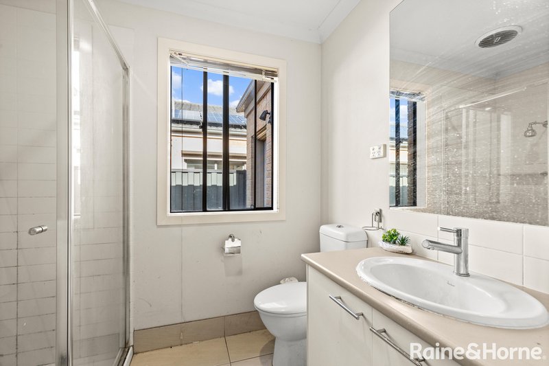 Photo - 22 Lombard Street, Roxburgh Park VIC 3064 - Image 10
