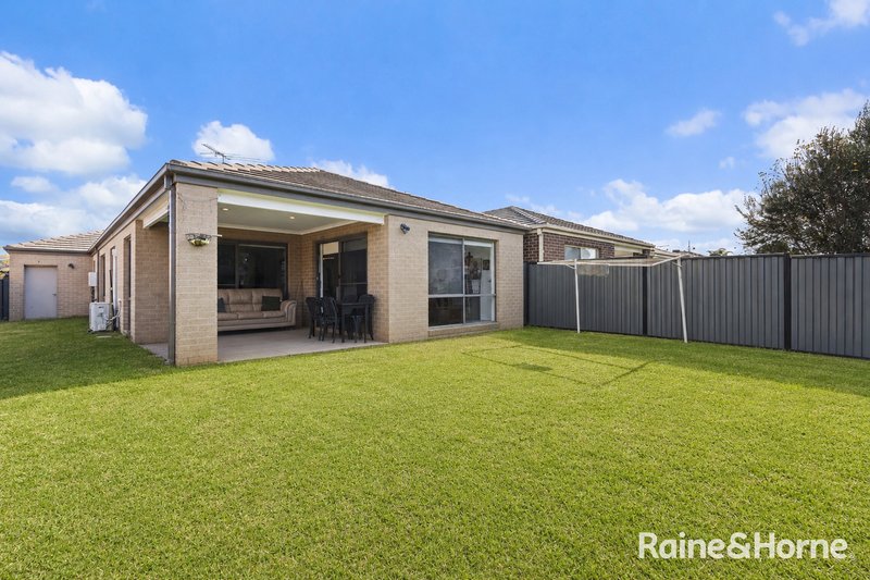 Photo - 22 Lombard Street, Roxburgh Park VIC 3064 - Image 11