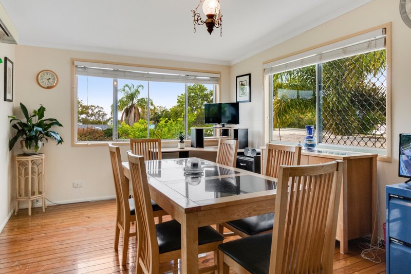 Photo - 22 Long Street, Point Vernon QLD 4655 - Image 6