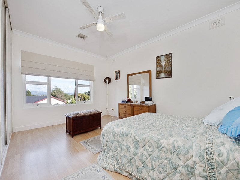 Photo - 22 Longview Road, Windsor Gardens SA 5087 - Image 3