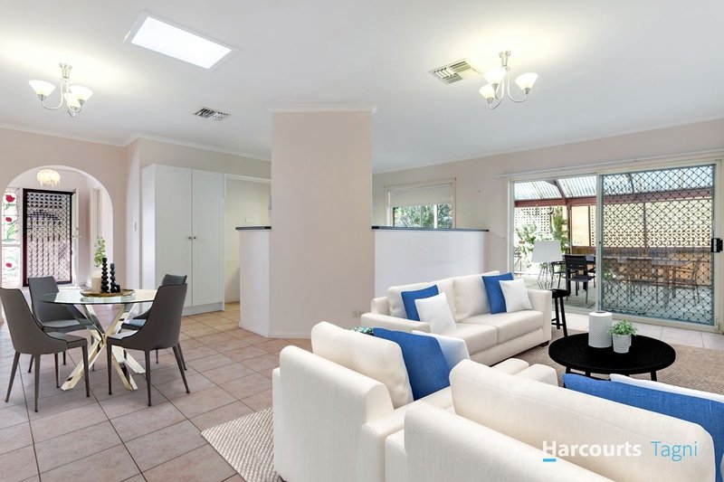 Photo - 22 Lorikeet Grove, Flagstaff Hill SA 5159 - Image 3