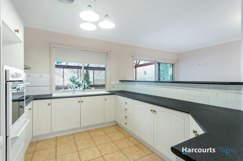 Photo - 22 Lorikeet Grove, Flagstaff Hill SA 5159 - Image 5