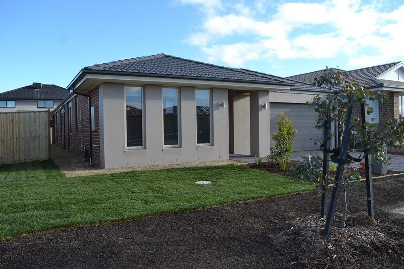 22 Lotus Street, Pakenham VIC 3810