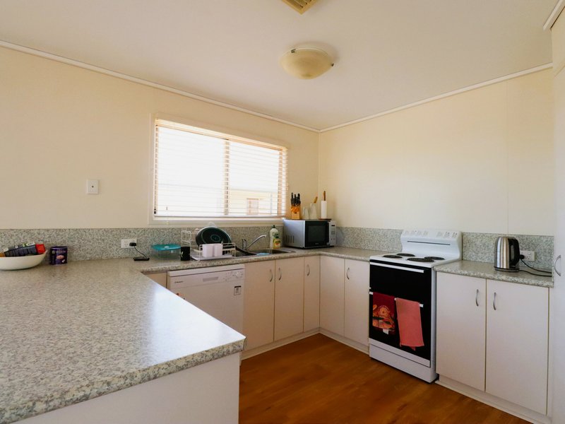 Photo - 22 Luff Street, Roma QLD 4455 - Image 7