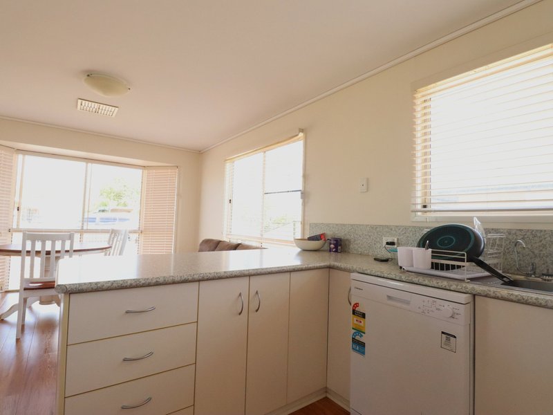 Photo - 22 Luff Street, Roma QLD 4455 - Image 8