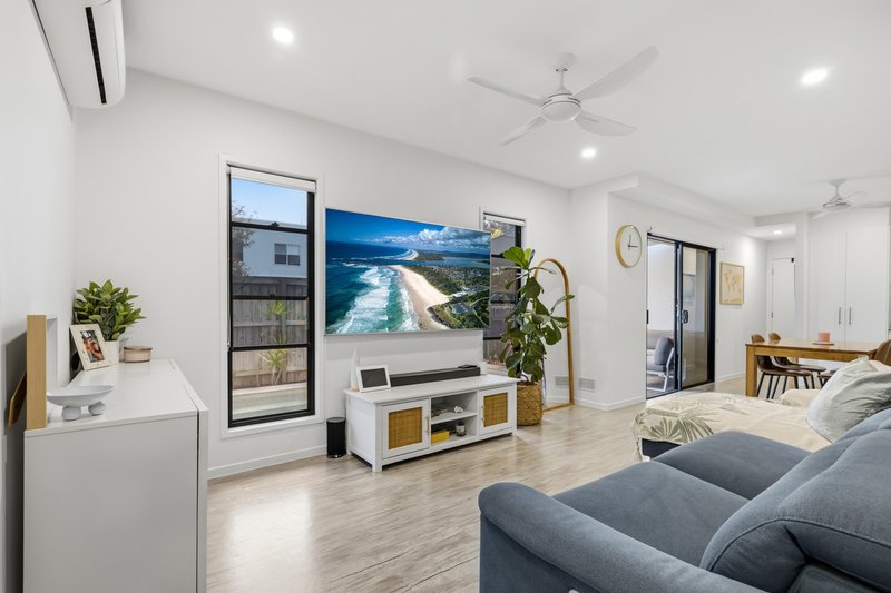 Photo - 22 Lukin Terrace, Baringa QLD 4551 - Image 9