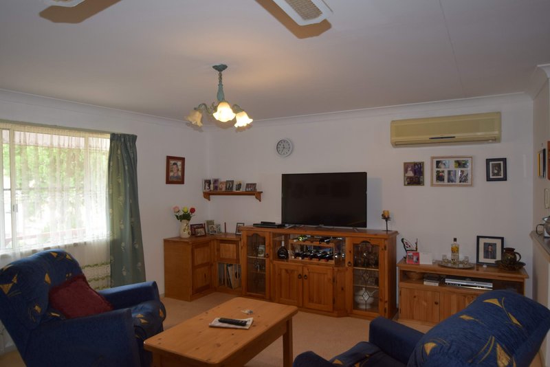 Photo - 22 Mack Street, Esk QLD 4312 - Image 3