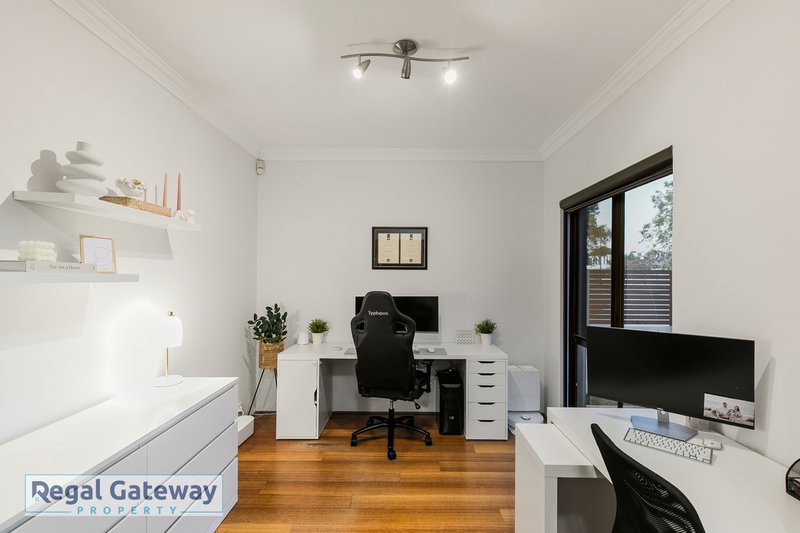 Photo - 22 Macquarie Boulevard, Hammond Park WA 6164 - Image 12