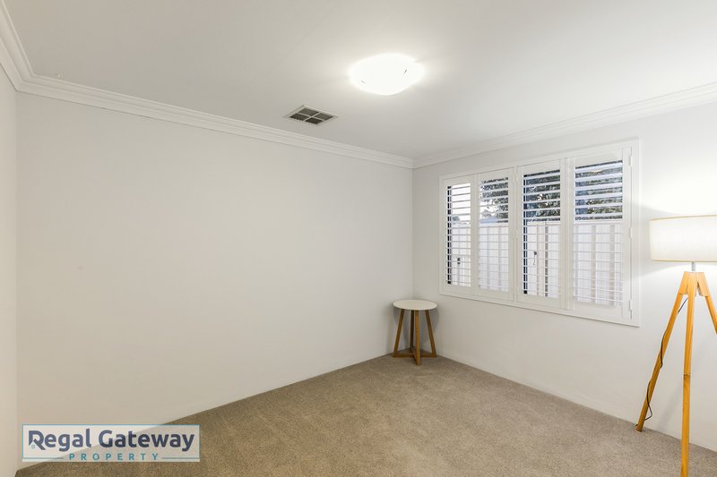 Photo - 22 Macquarie Boulevard, Hammond Park WA 6164 - Image 26