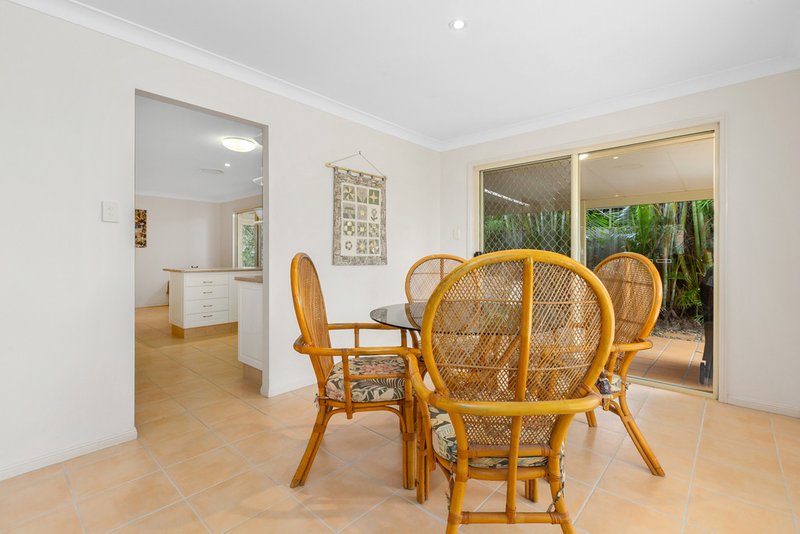 Photo - 22 Magnolia Crescent, Banora Point NSW 2486 - Image 6