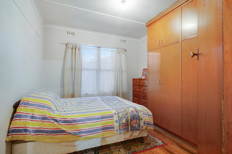 Photo - 22 Mahogany Avenue, Frankston North VIC 3200 - Image 7