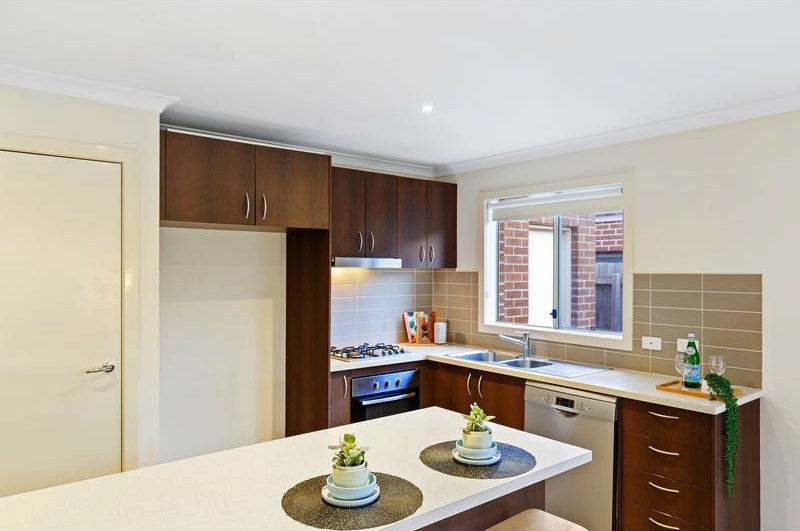 Photo - 22 Mahon Road, Epping VIC 3076 - Image 3