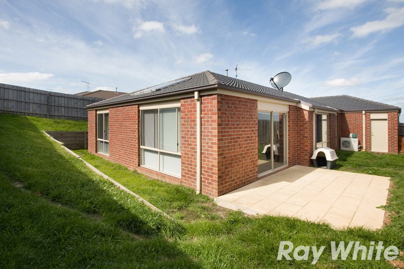 Photo - 22 Manna Gum Drive, Pakenham VIC 3810 - Image 11