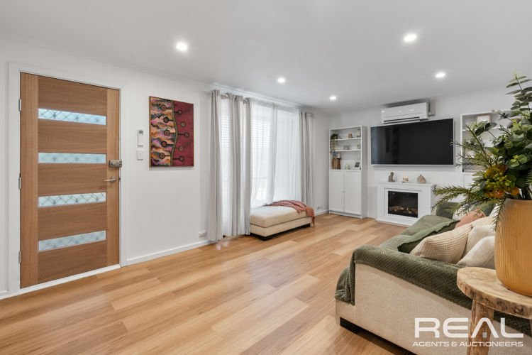 Photo - 22 Manya Crescent, Craigmore SA 5114 - Image 5