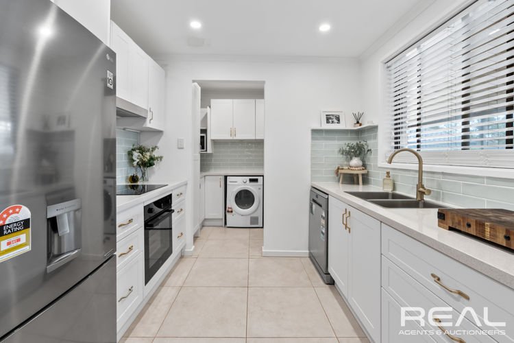 Photo - 22 Manya Crescent, Craigmore SA 5114 - Image 7