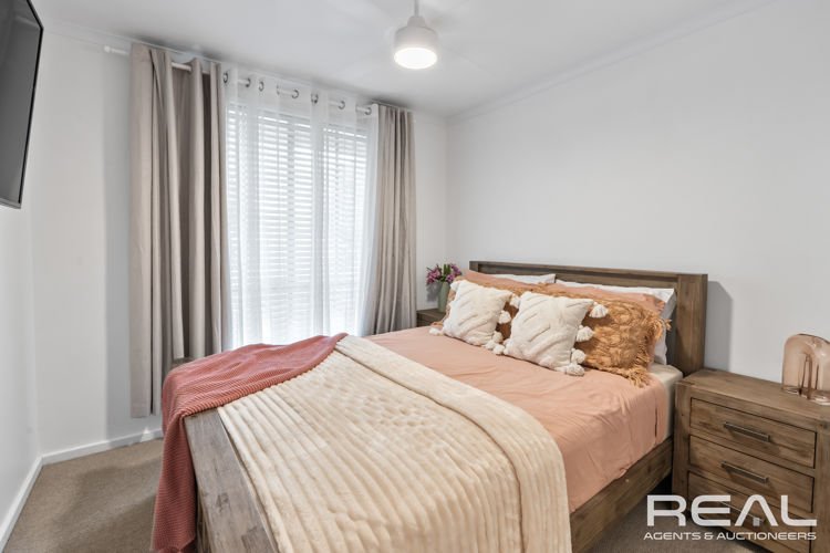 Photo - 22 Manya Crescent, Craigmore SA 5114 - Image 14