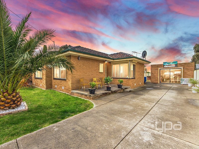 22 Maplewood Road, Kings Park VIC 3021