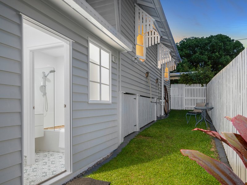 Photo - 22 Mar Street, Holland Park QLD 4121 - Image 19