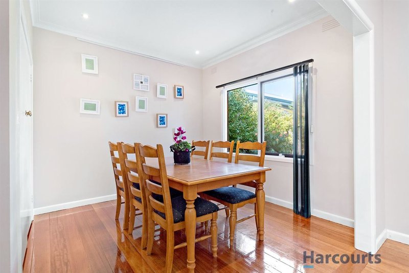 Photo - 22 Marama Street, Blackburn South VIC 3130 - Image 4