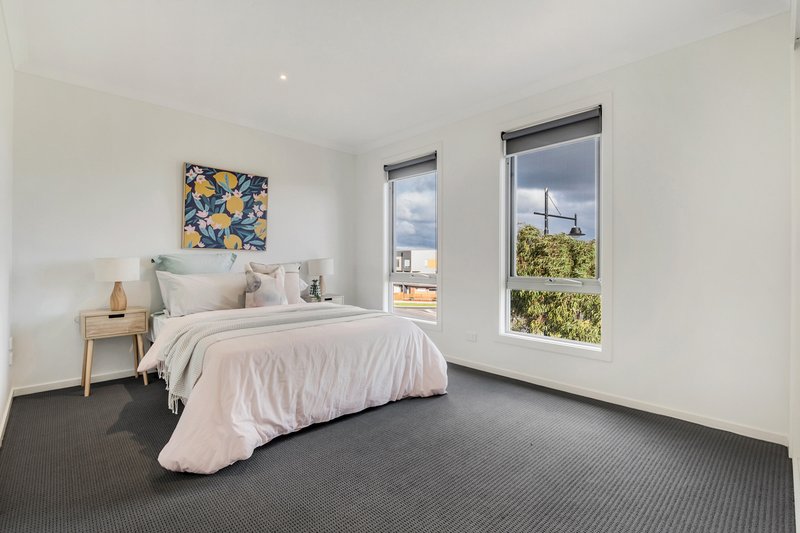 Photo - 2/2 Marathon Boulevard, Craigieburn VIC 3064 - Image 18