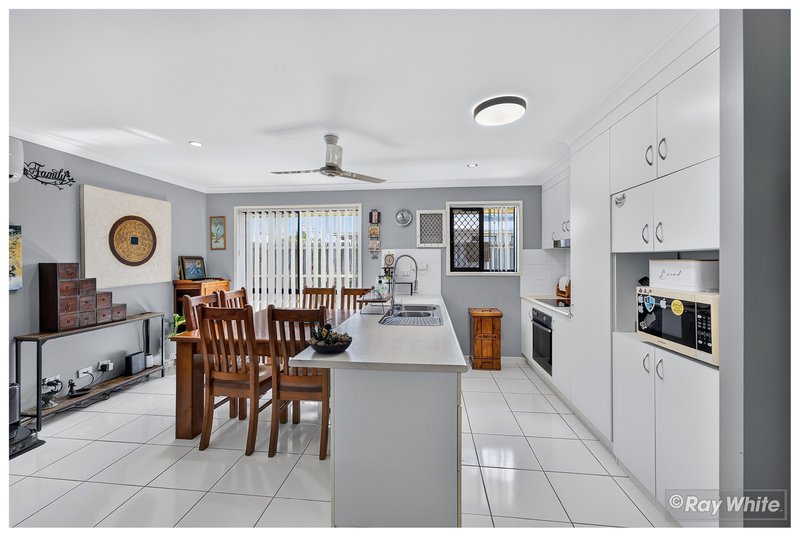 Photo - 22 Marc Crescent, Gracemere QLD 4702 - Image 3
