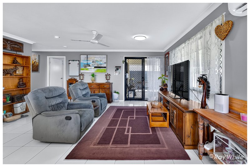Photo - 22 Marc Crescent, Gracemere QLD 4702 - Image 5