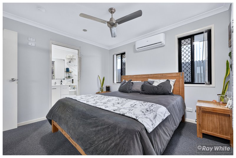 Photo - 22 Marc Crescent, Gracemere QLD 4702 - Image 8