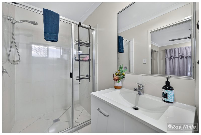 Photo - 22 Marc Crescent, Gracemere QLD 4702 - Image 10