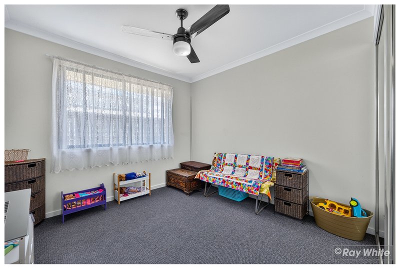 Photo - 22 Marc Crescent, Gracemere QLD 4702 - Image 13