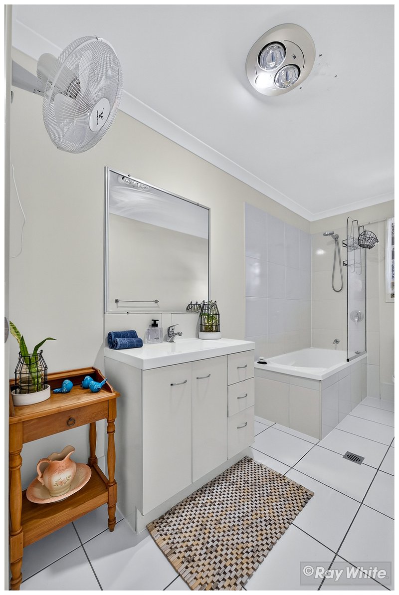Photo - 22 Marc Crescent, Gracemere QLD 4702 - Image 15