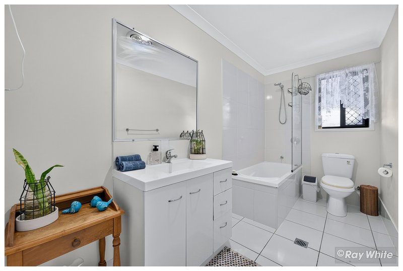 Photo - 22 Marc Crescent, Gracemere QLD 4702 - Image 16