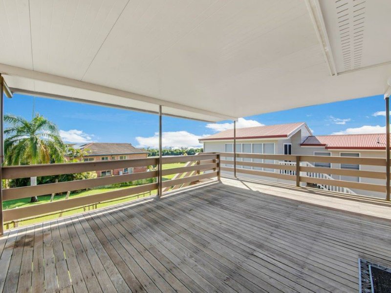 Photo - 22 Margaret Street, Tannum Sands QLD 4680 - Image 4