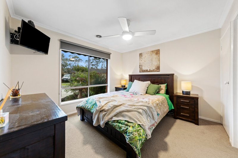 Photo - 22 Maria Crescent, Pakenham VIC 3810 - Image 11