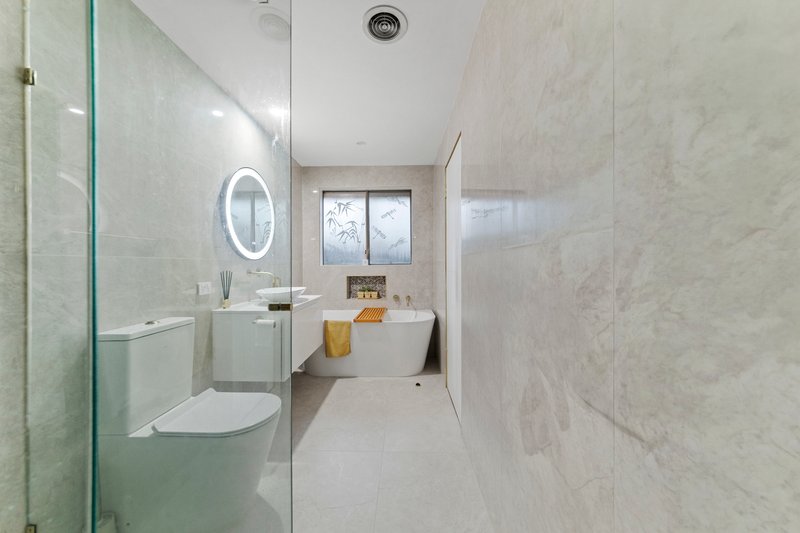 Photo - 22 Maria Crescent, Pakenham VIC 3810 - Image 16
