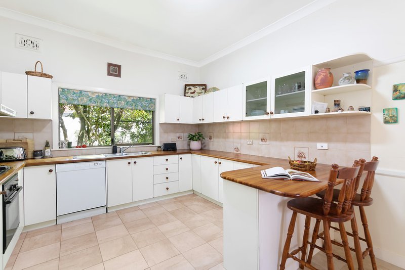 Photo - 22 Marmora Street, Freshwater NSW 2096 - Image 4