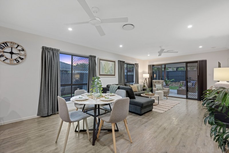 Photo - 22 Maroochy Circuit, Yandina QLD 4561 - Image 3