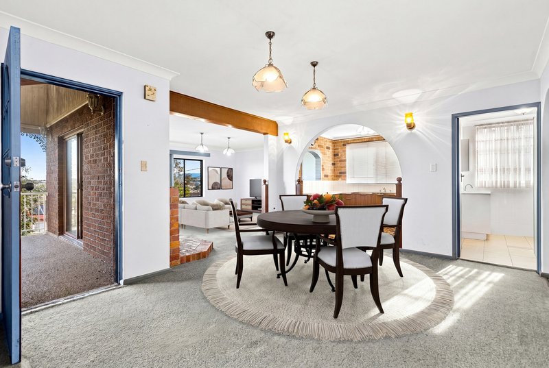 Photo - 22 Matthews Drive, Mount Warrigal NSW 2528 - Image 3