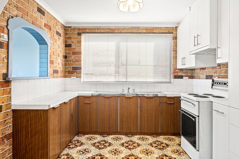 Photo - 22 Matthews Drive, Mount Warrigal NSW 2528 - Image 4