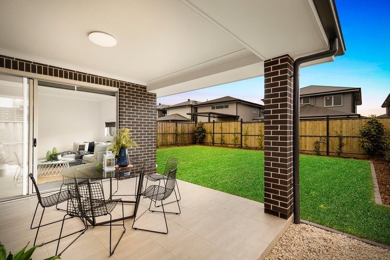 Photo - 22 Mayfly Avenue, Marsden Park NSW 2765 - Image 16