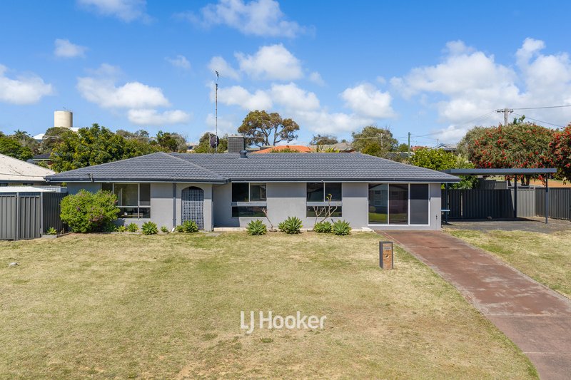 Photo - 22 Mayne Way, Australind WA 6233 - Image 2
