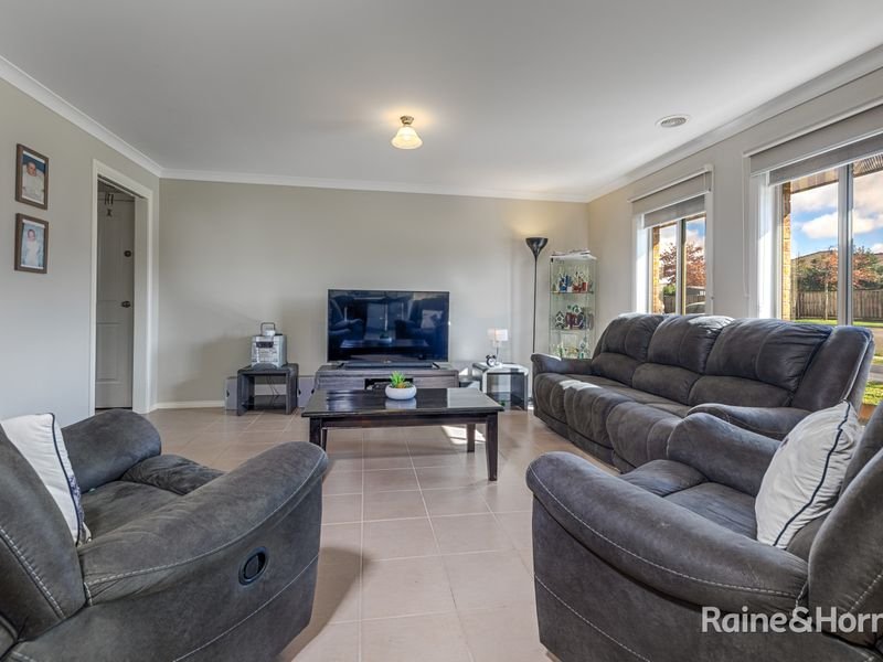 Photo - 22 Mccosker Street, Sunbury VIC 3429 - Image 6