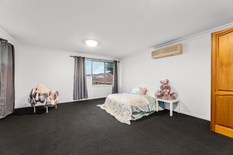 Photo - 2/2 Mccubbin Street, Burwood VIC 3125 - Image 8