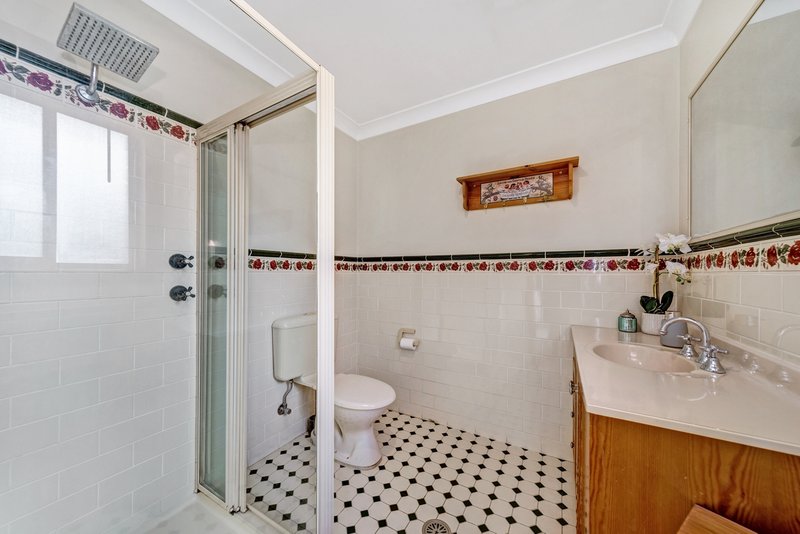 Photo - 22 Mcdermott Drive, Goulburn NSW 2580 - Image 10