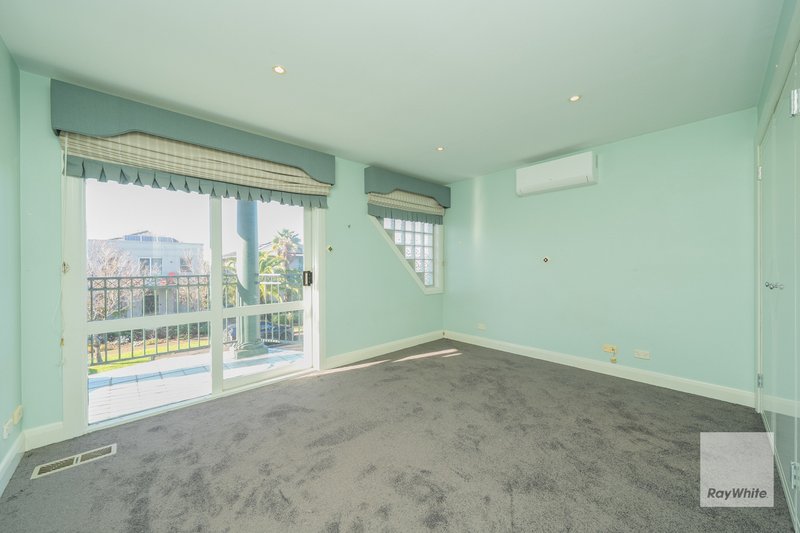 Photo - 22 Mcguire Cres , Williamstown VIC 3016 - Image 6