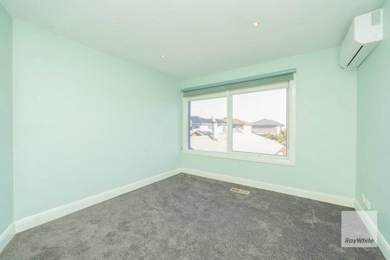 Photo - 22 Mcguire Cres , Williamstown VIC 3016 - Image 7