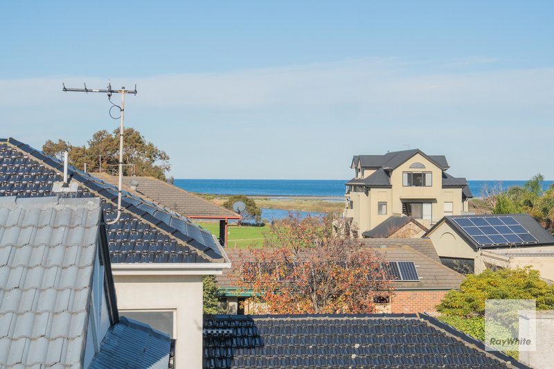 Photo - 22 Mcguire Cres , Williamstown VIC 3016 - Image 13