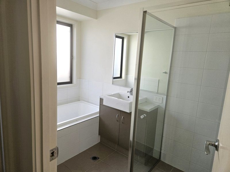 Photo - 22 Mclachlan Circuit, Willow Vale QLD 4209 - Image 8
